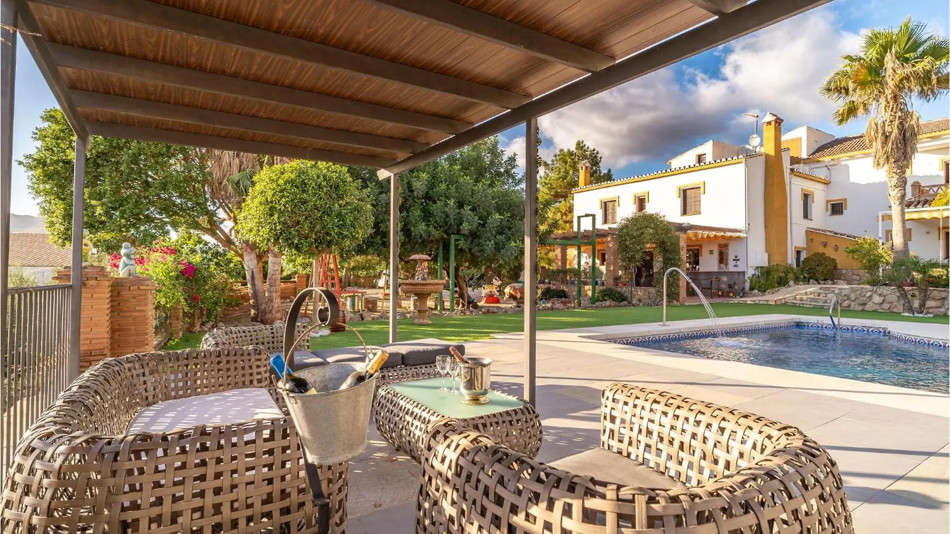 Cozy Home In Periana With Outdoor Swimming Pool 0*,