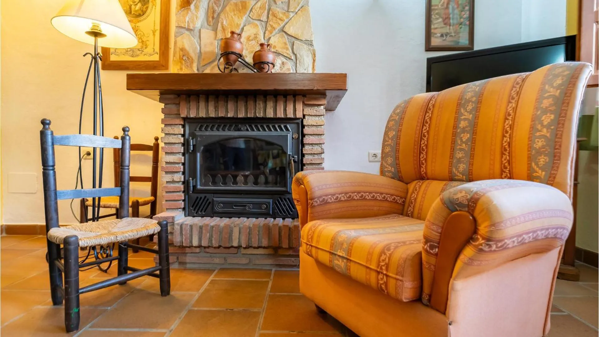 Cozy Home In Periana With Outdoor Swimming Pool 0*,  Španělsko